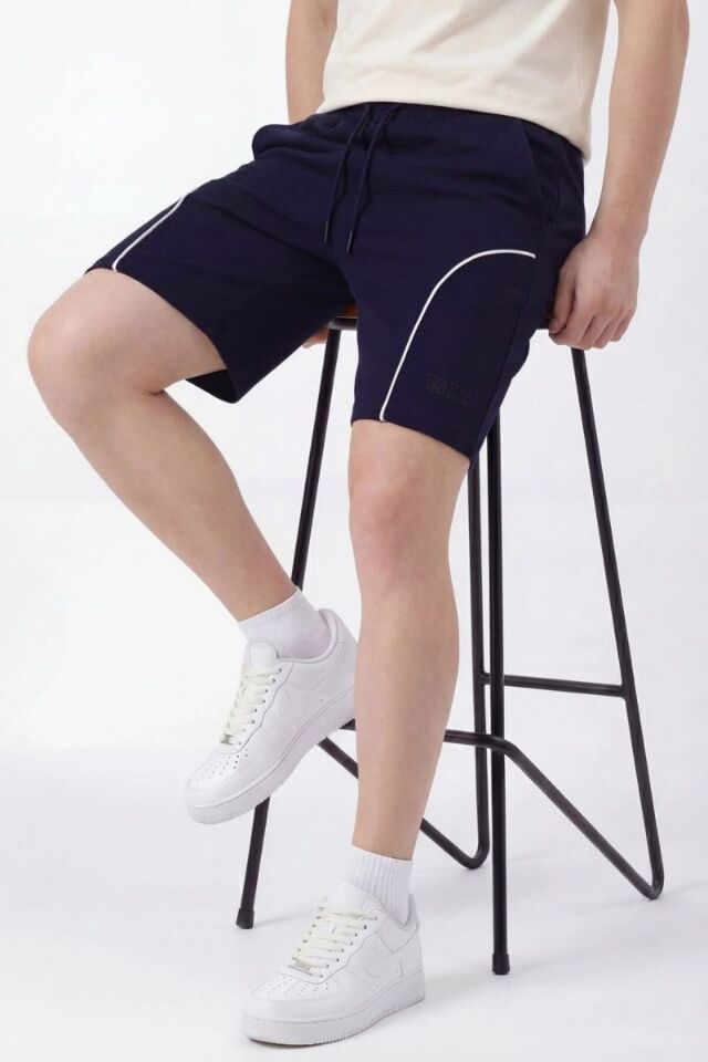 Kompak Slimfit Kalıp Ön Oval Yan Cepli Confort Şort Lacivert - L