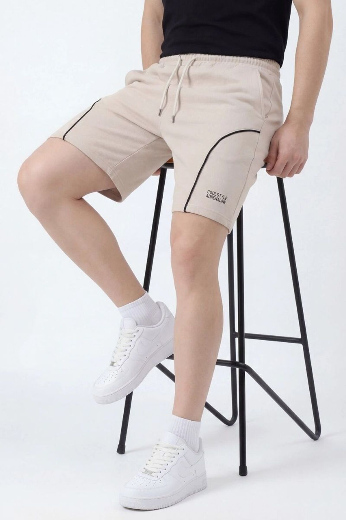 Kompak Slimfit Kalıp Ön Oval Yan Cepli Confort Şort